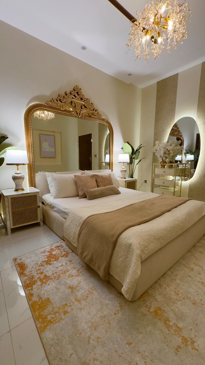 Mirror Bed