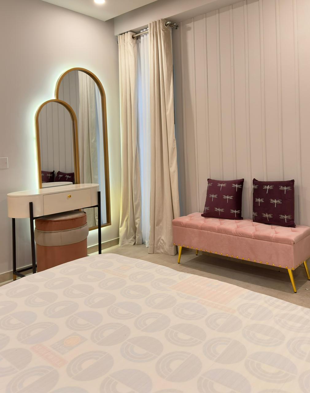 Rosé Tufted Gallery Bench